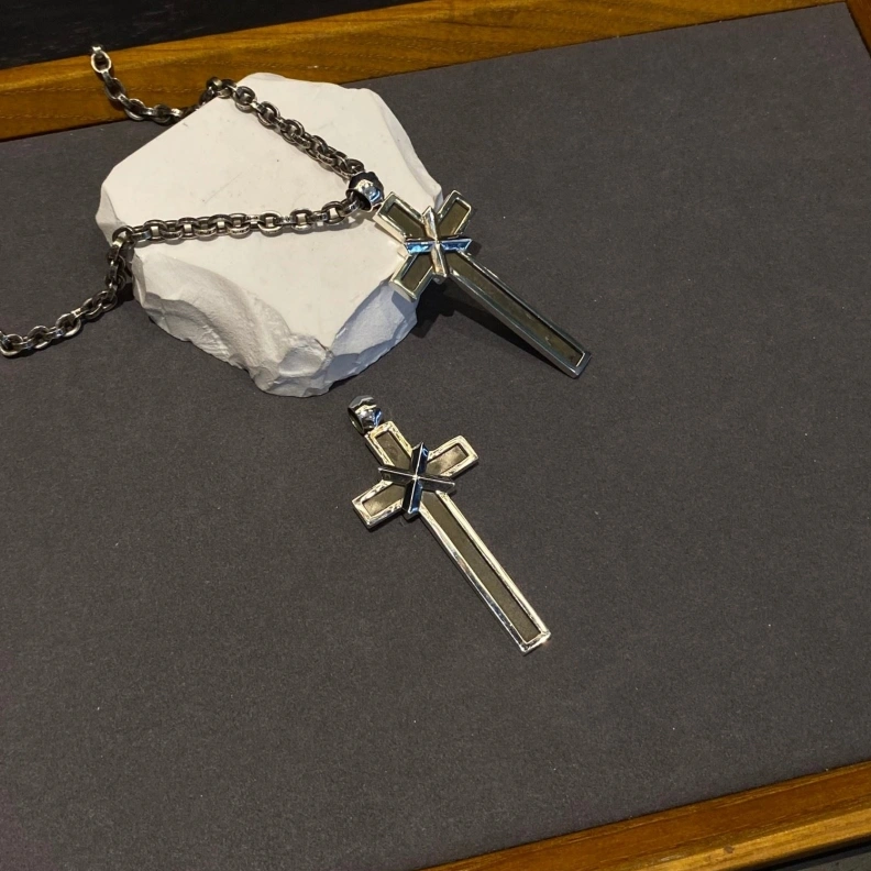 Compact Chrxmx Hxxrts Necklaces 296843