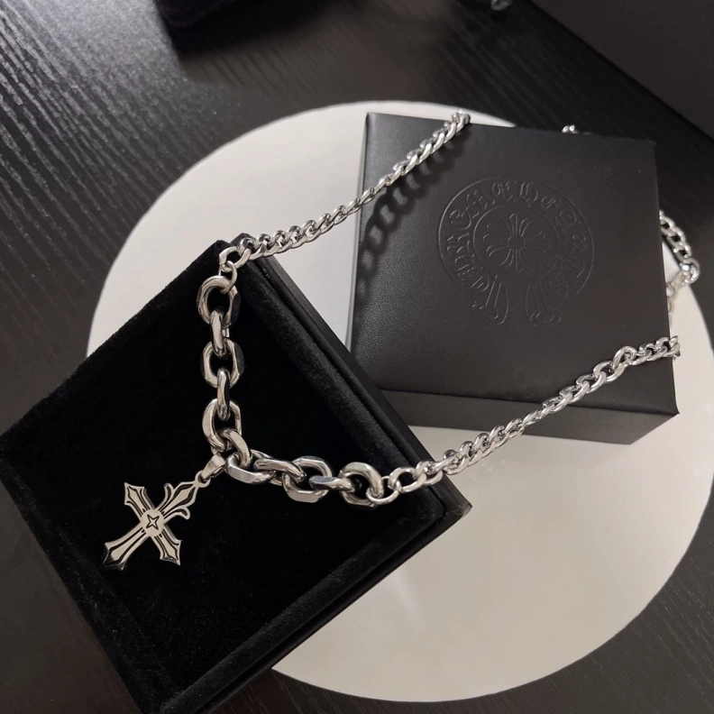 EyeCatching Chrxmx Hxxrts Necklaces 296840