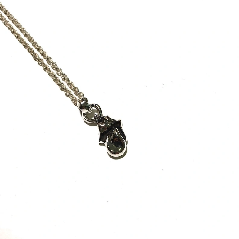Resilient Chrxmx Hxxrts Necklaces 296837