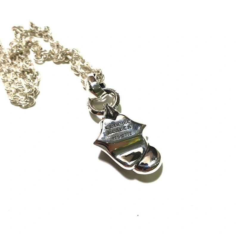 Resilient Chrxmx Hxxrts Necklaces 296837
