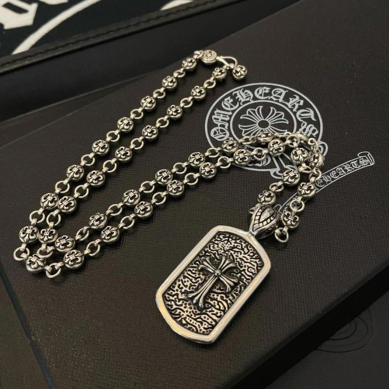 Stylish Chrxmx Hxxrts Necklaces 296831