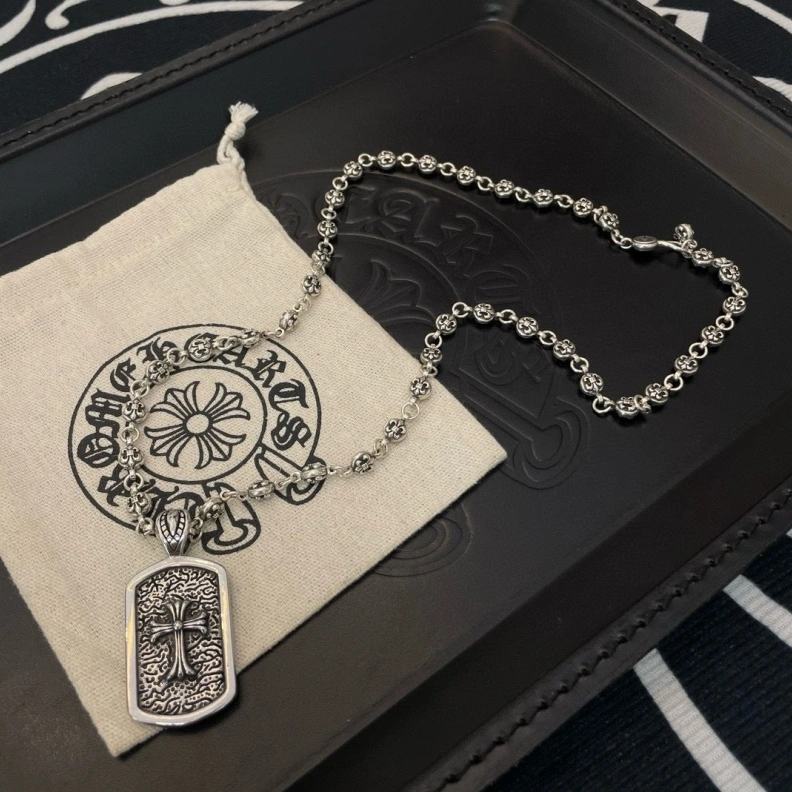 Stylish Chrxmx Hxxrts Necklaces 296831