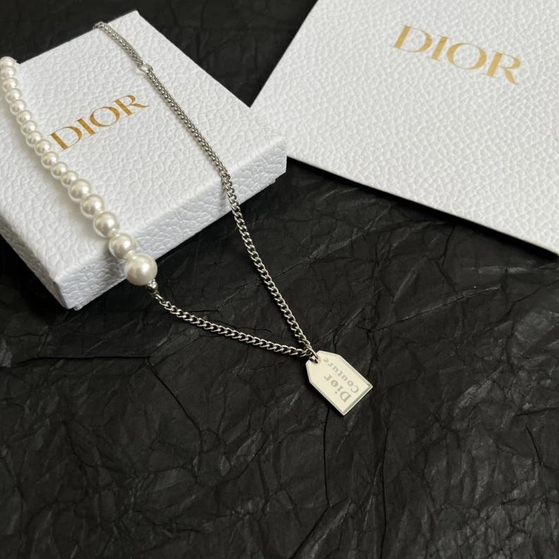 WellDesigned Christian Dxxr Necklaces 294091