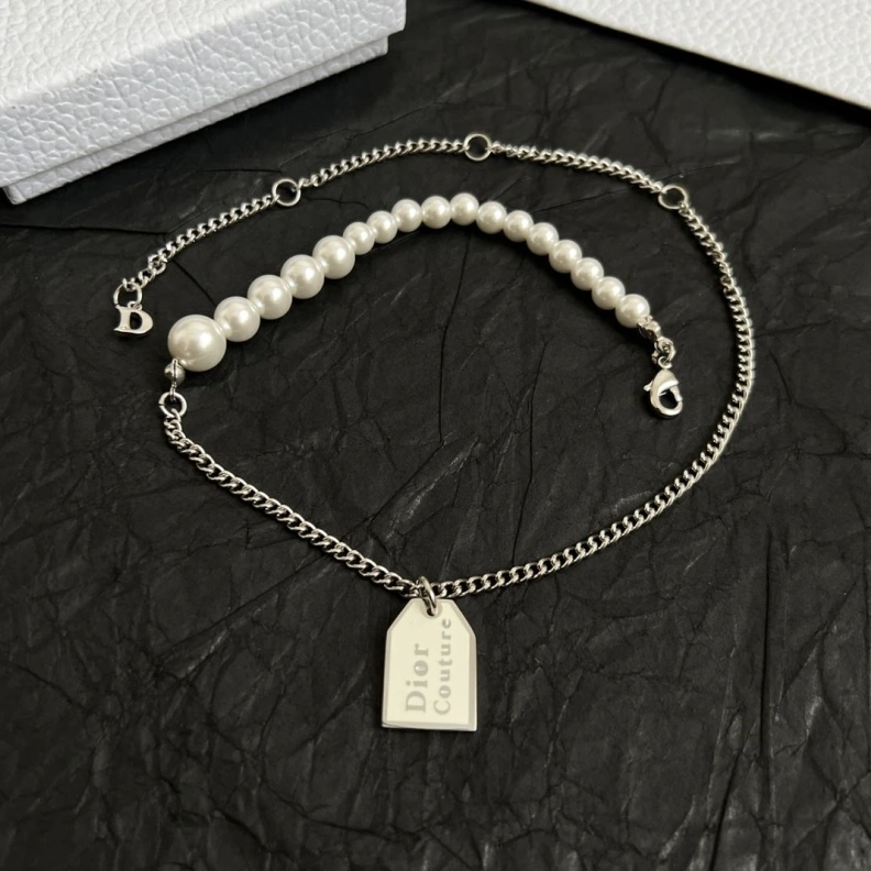 WellDesigned Christian Dxxr Necklaces 294091