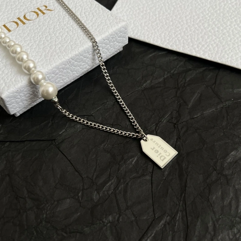 WellDesigned Christian Dxxr Necklaces 294091