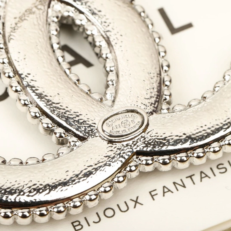HighQuality Chxnxl Brooches 286365