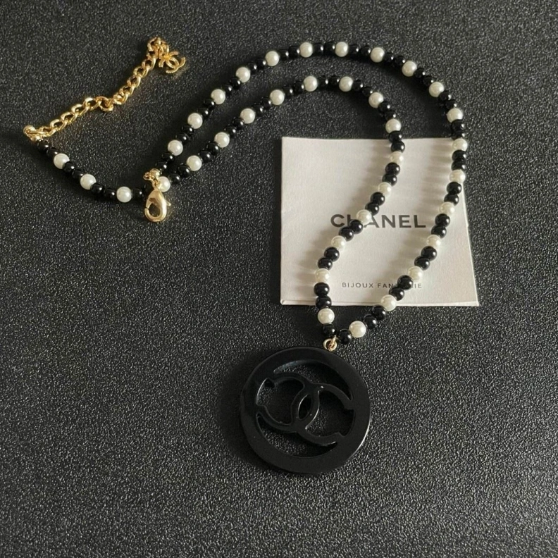 HighQuality Chxnxl Necklaces 285377