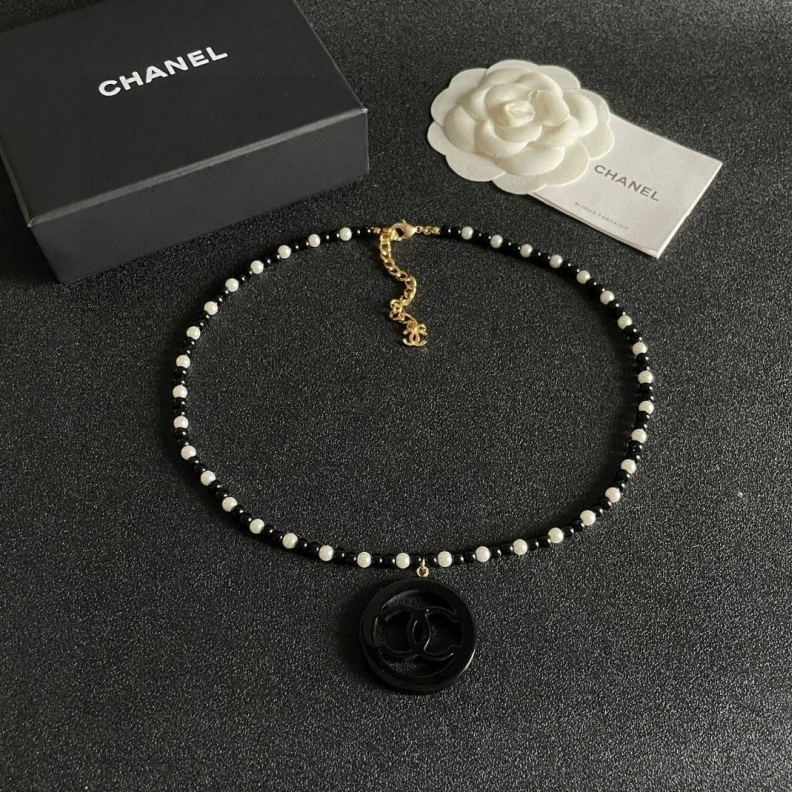 HighQuality Chxnxl Necklaces 285377
