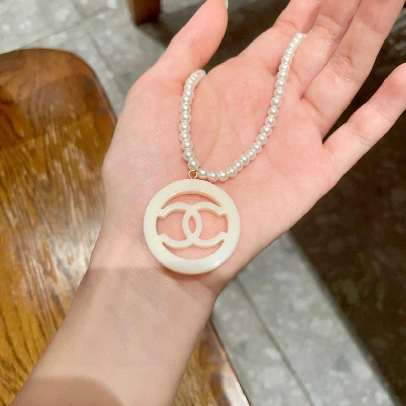 Modern Chxnxl Necklaces 285375