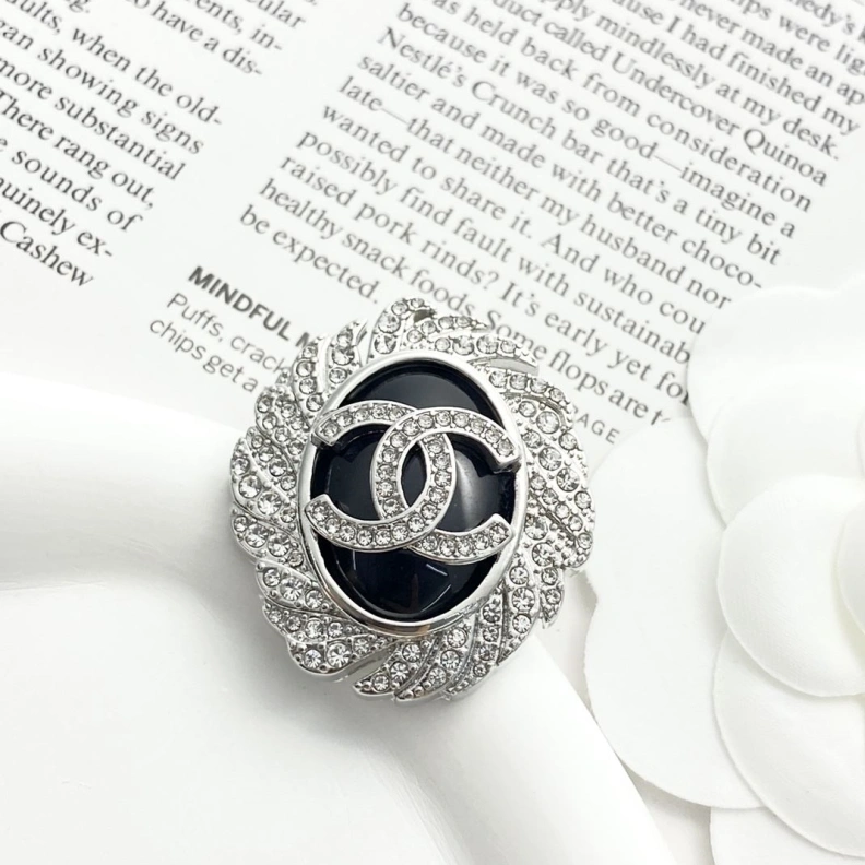 Chxnxl Brooches Sleek 286363