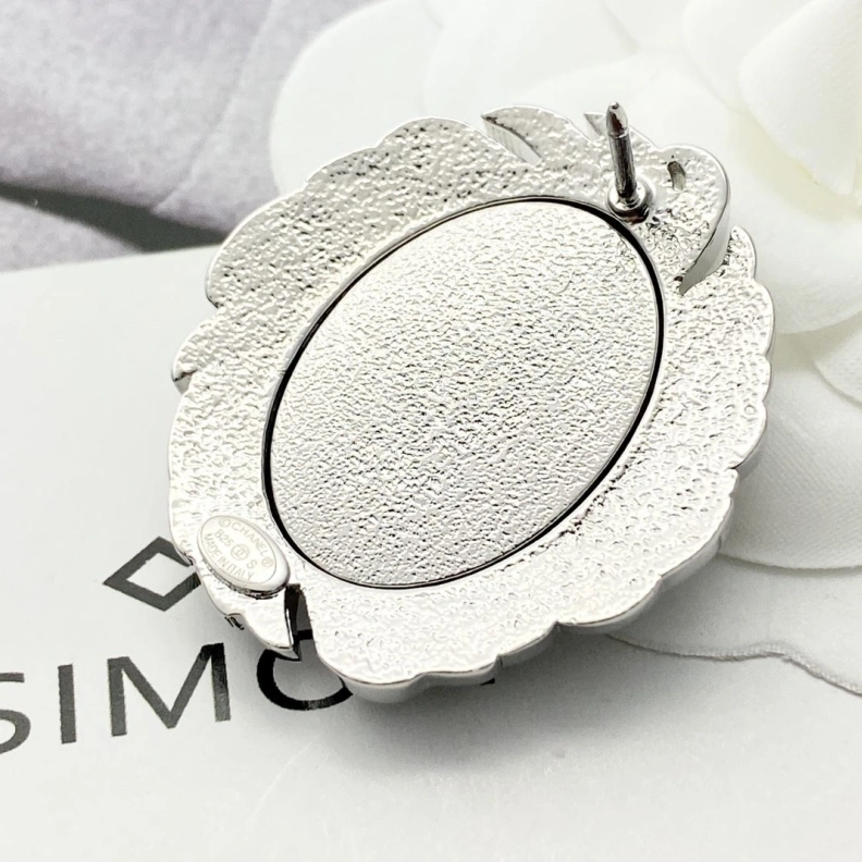 Chxnxl Brooches Sleek 286363