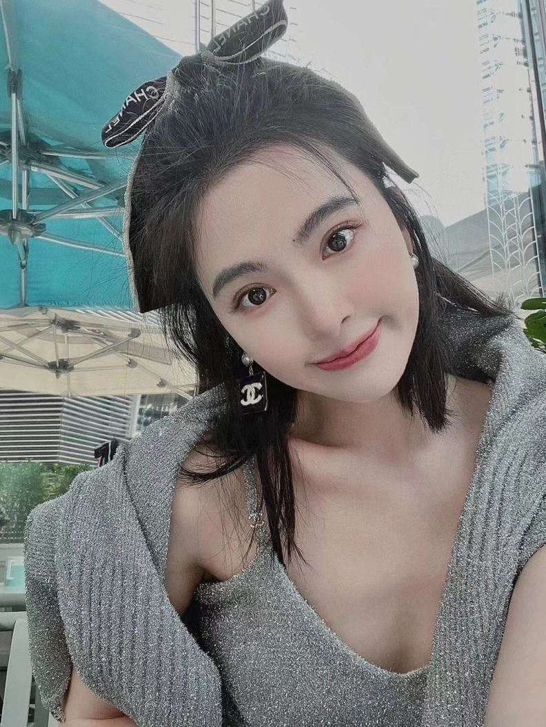 Unique Chxnxl Earrings 285845