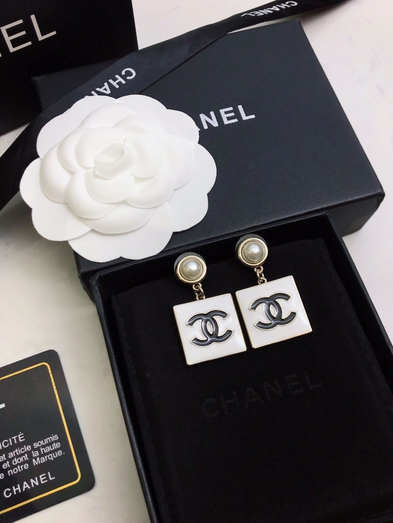 Flexible Chxnxl Earrings 285852