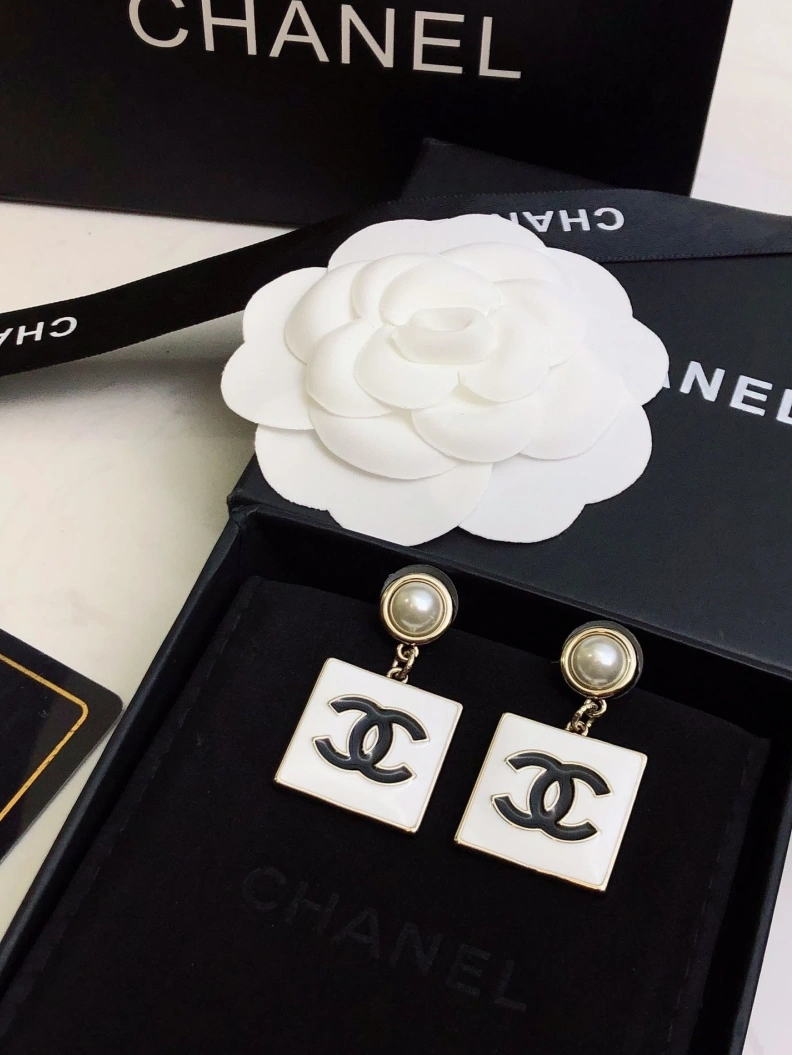 Flexible Chxnxl Earrings 285852