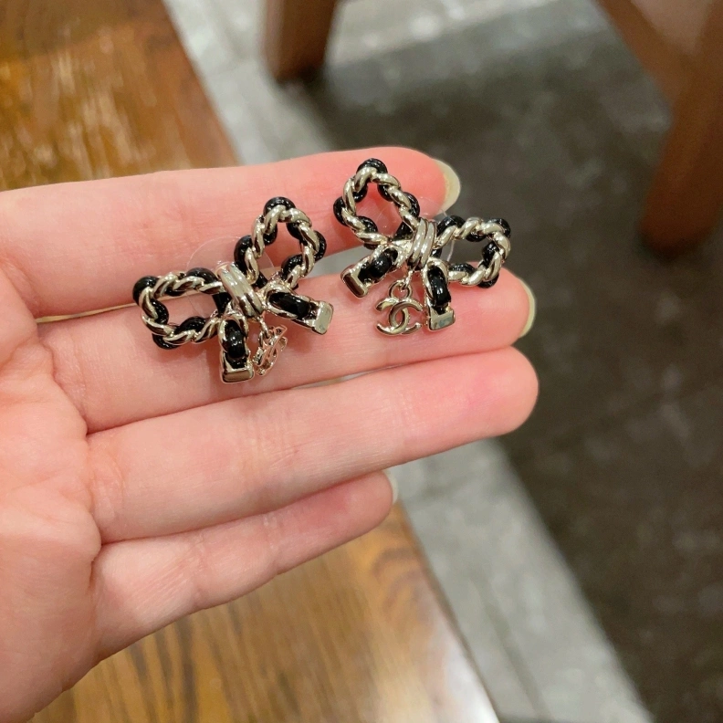 Reliable Chxnxl Earrings 285834