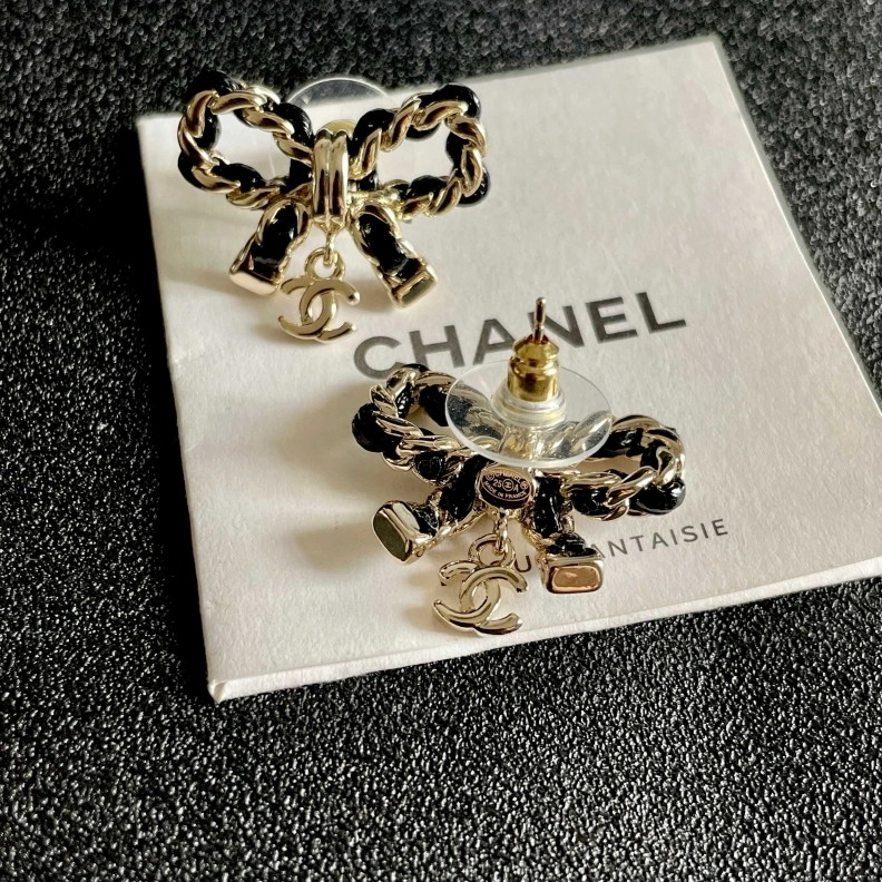 Reliable Chxnxl Earrings 285834