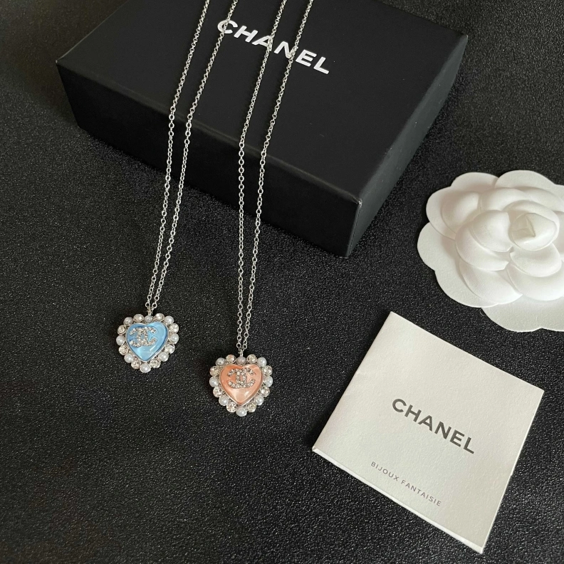 Vibrant Chxnxl Necklaces 285373