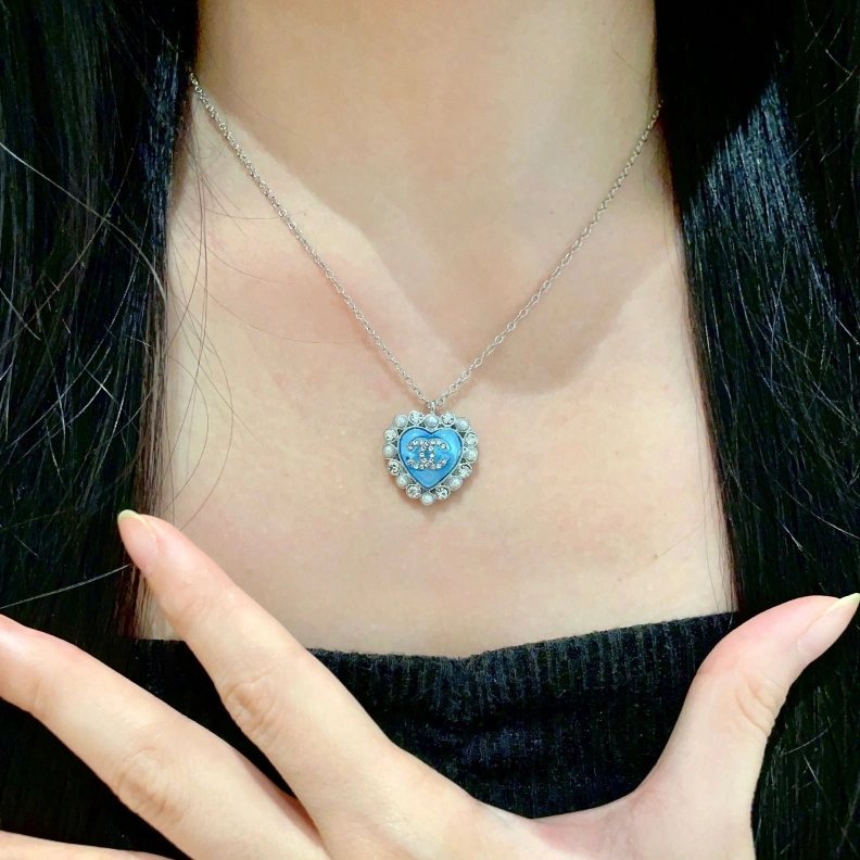 Vibrant Chxnxl Necklaces 285373