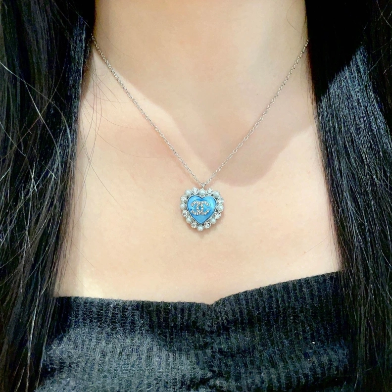 Vibrant Chxnxl Necklaces 285373