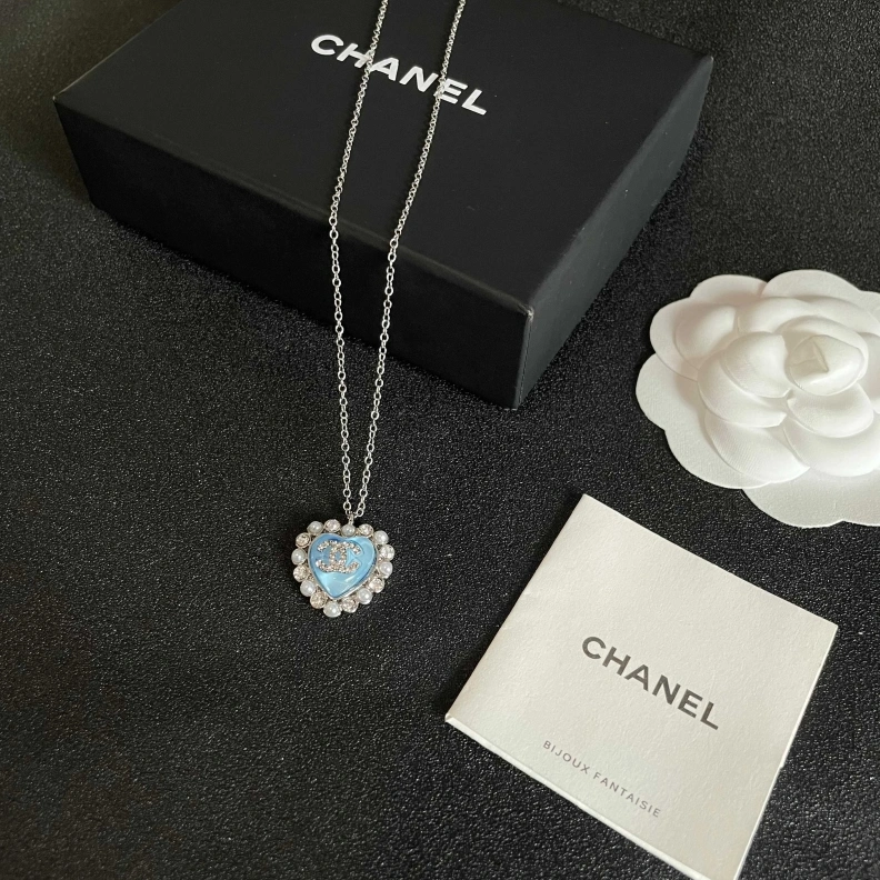 Vibrant Chxnxl Necklaces 285373