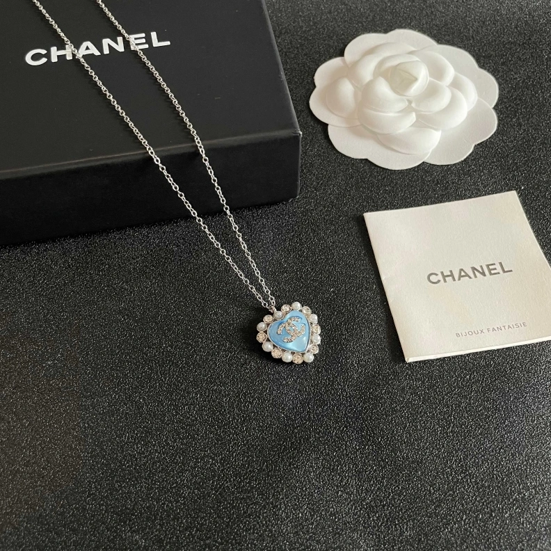 Vibrant Chxnxl Necklaces 285373