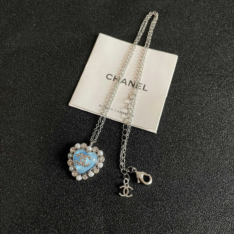 Vibrant Chxnxl Necklaces 285373