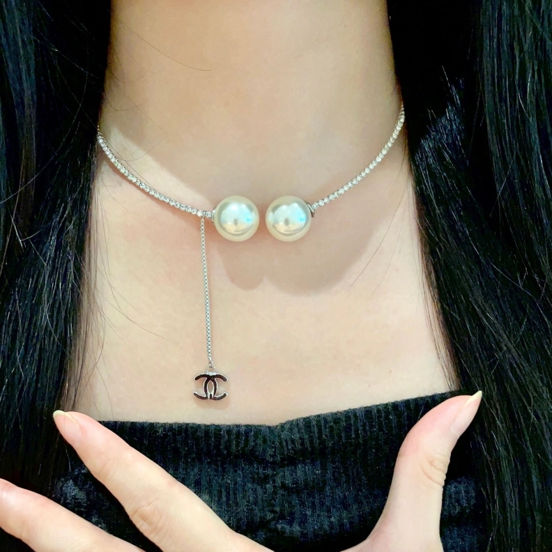 Stylish Chxnxl Necklaces 285372
