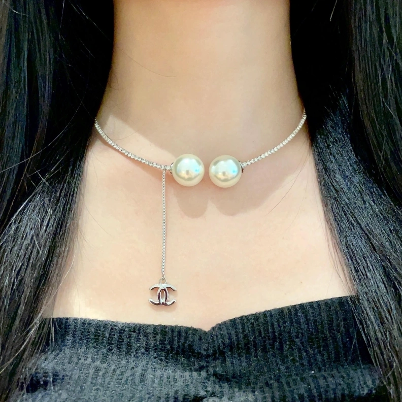 Stylish Chxnxl Necklaces 285372