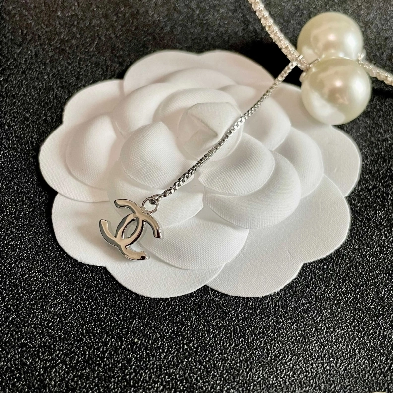 Stylish Chxnxl Necklaces 285372