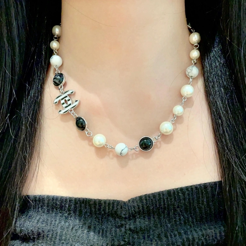 Lightweight Chxnxl Necklaces 285361