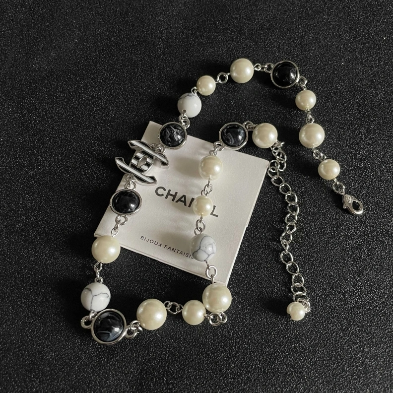 Lightweight Chxnxl Necklaces 285361