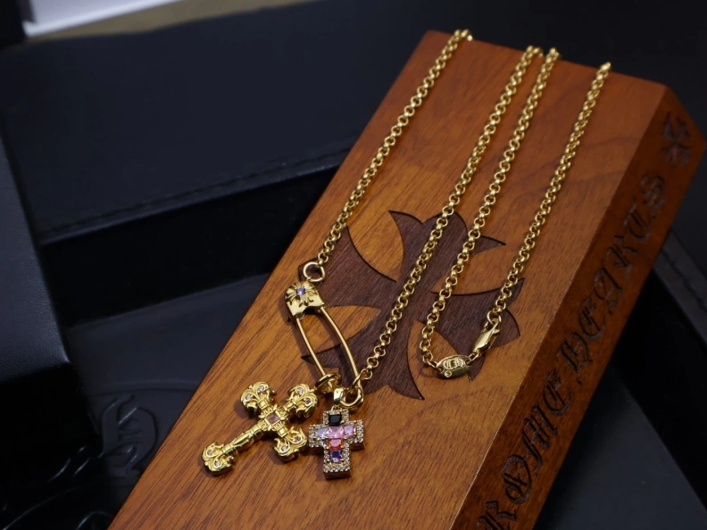 Sleek Chrxmx Hxxrts Necklaces 296825