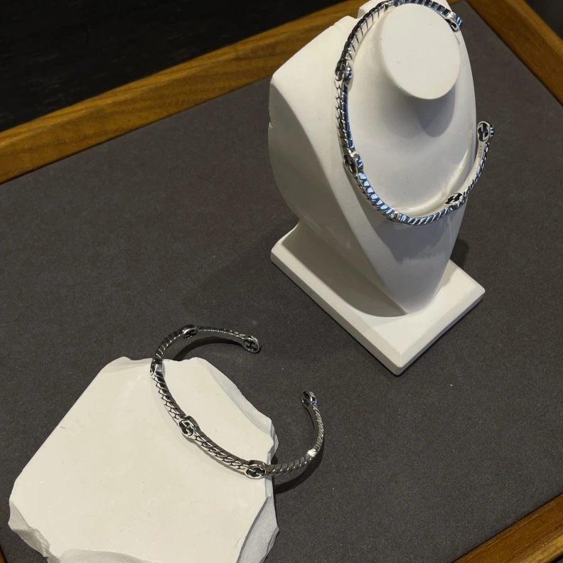 Modern Gxccx Bracelets 302850