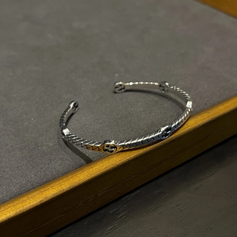 Modern Gxccx Bracelets 302850