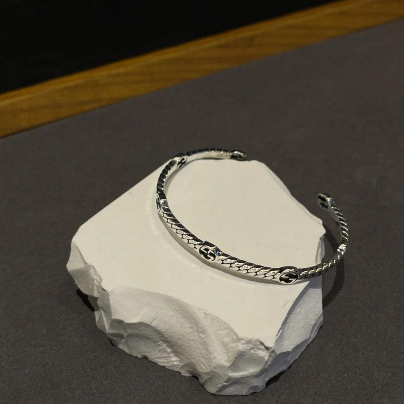 Modern Gxccx Bracelets 302850