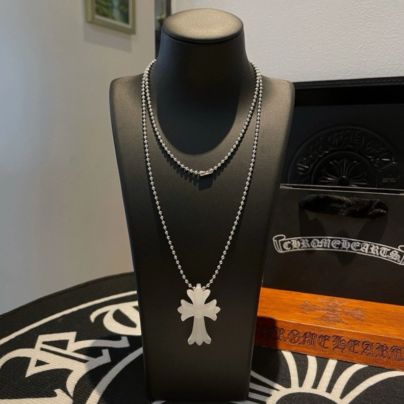 Trendy Chrxmx Hxxrts Necklaces 296813