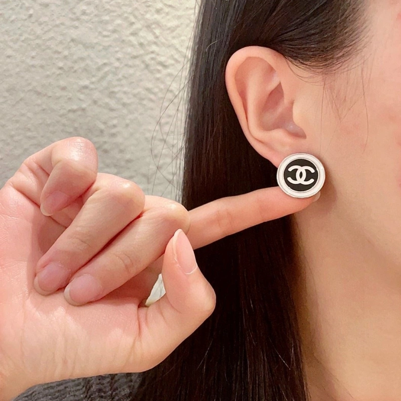Lightweight Chxnxl Earrings 285773