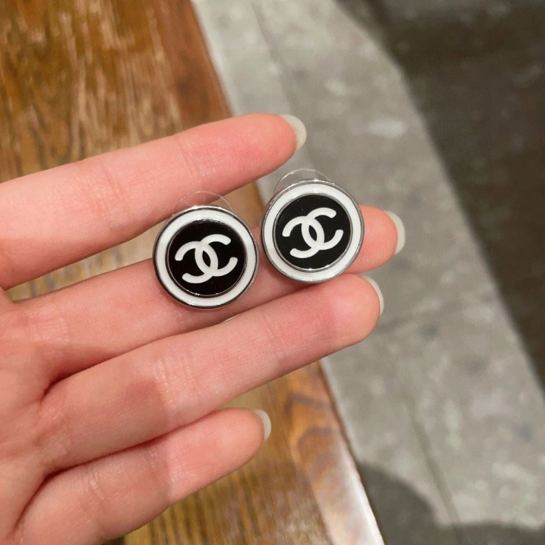 Lightweight Chxnxl Earrings 285773
