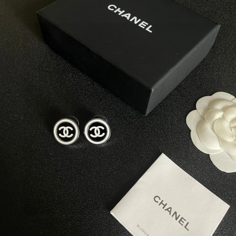 Lightweight Chxnxl Earrings 285773