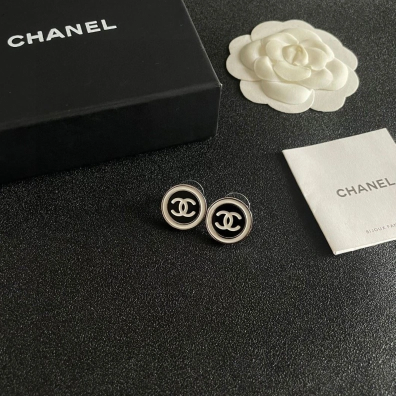 Lightweight Chxnxl Earrings 285773