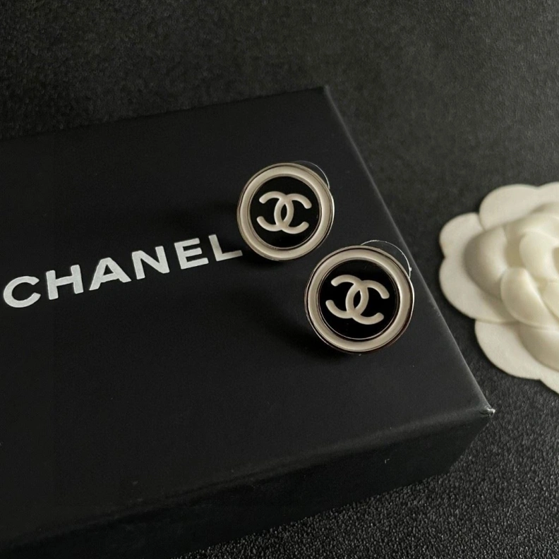 Lightweight Chxnxl Earrings 285773
