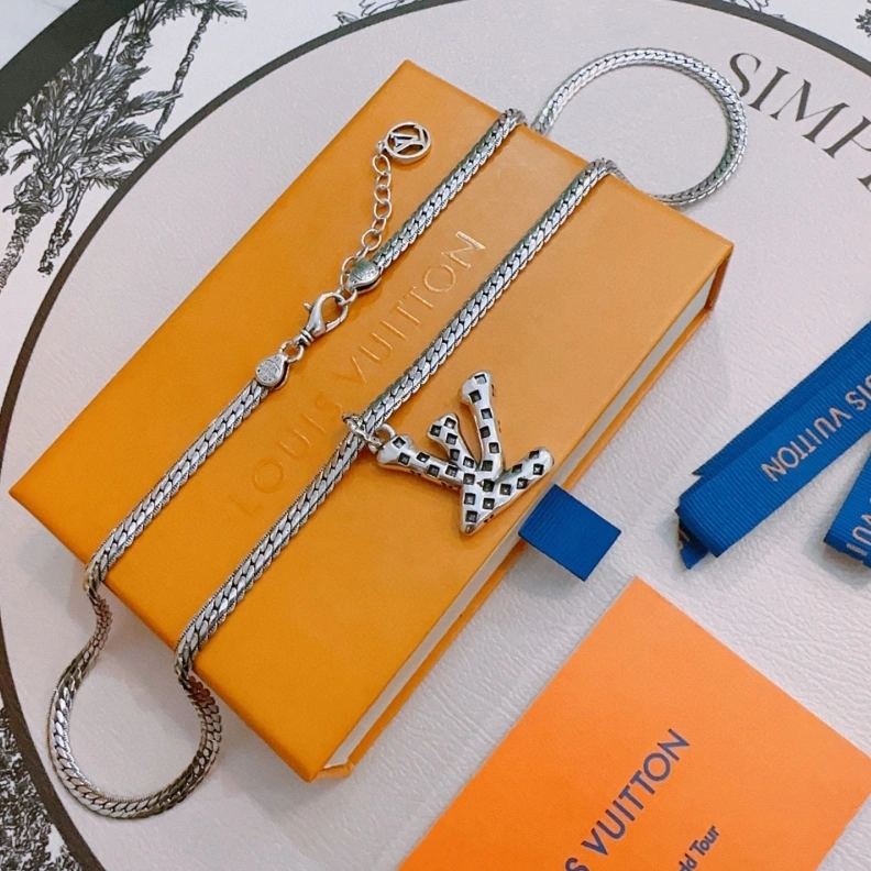 Affordable LX Necklaces 308847