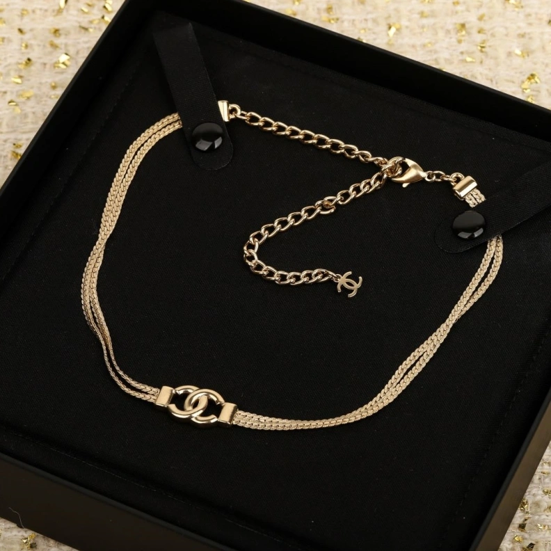Sleek Chxnxl Necklaces 285342