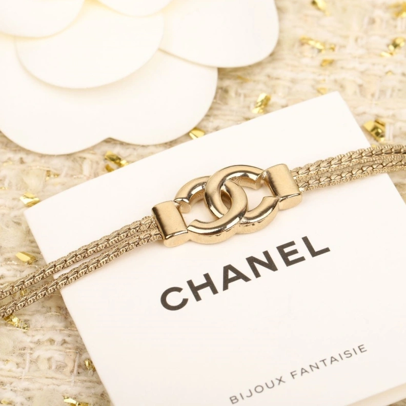 Sleek Chxnxl Necklaces 285342