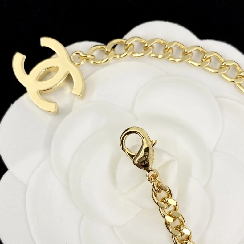 Elegant Chxnxl Necklaces 285345