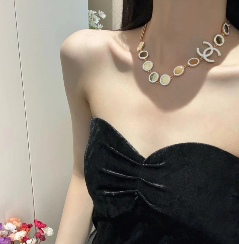 Elegant Chxnxl Necklaces 285345