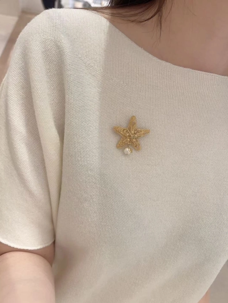 Christian Dxxr Brooches Bold 294264