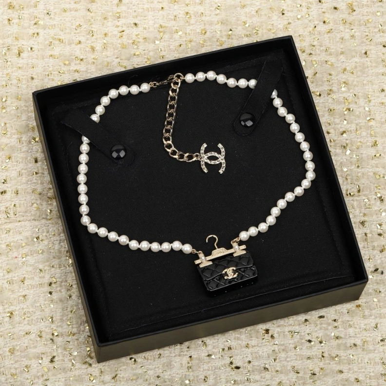 Elegant Chxnxl Brooches 286357