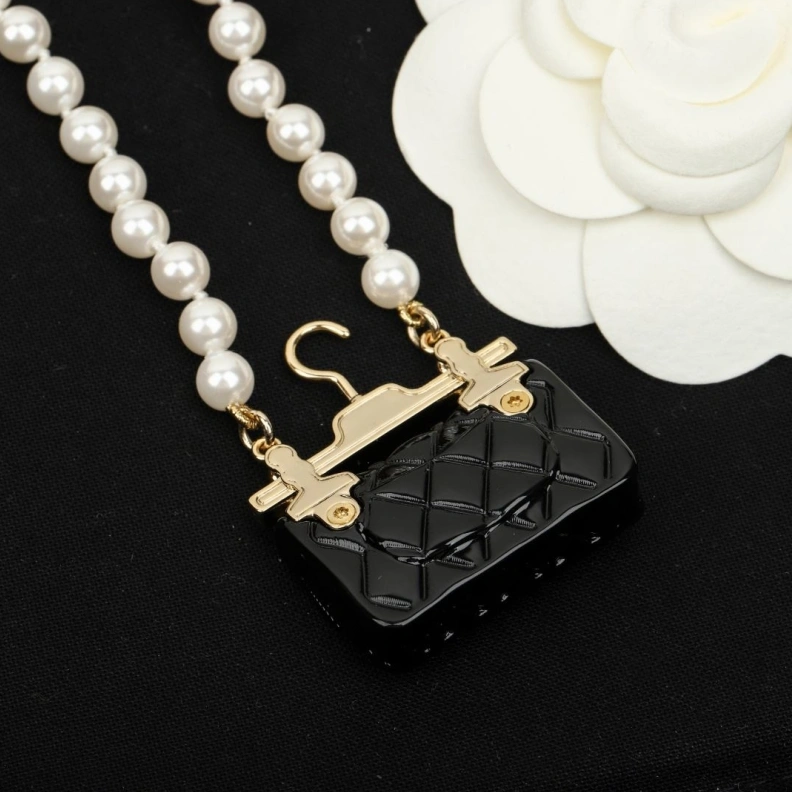 Elegant Chxnxl Brooches 286357