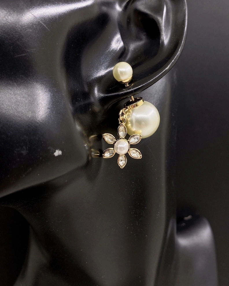 Christian Dxxr Earrings Lightweight 294170